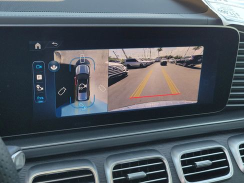 New 2026 Mercedes-Benz GLS 580 4MATIC image 27