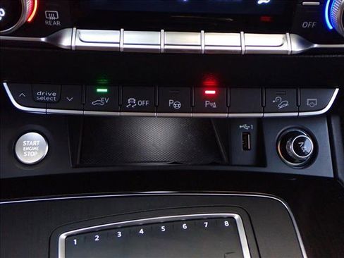 Used 2020 Audi Q5 e Prestige image 23