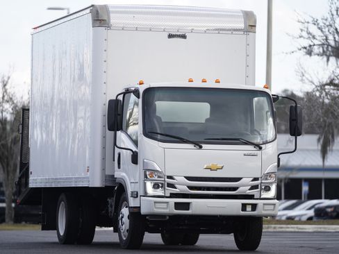 New 2025 Chevrolet Low Cab Forward 5500XG RWD image 27