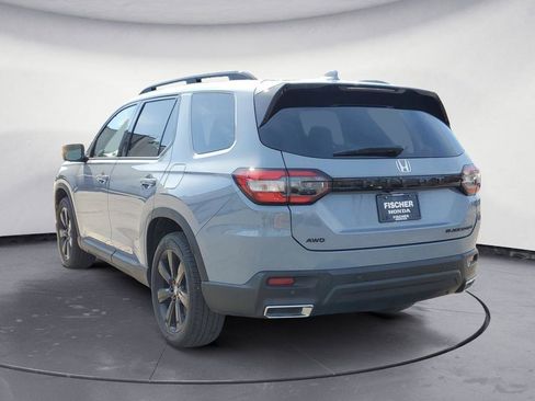 Used 2025 Honda Pilot Black Edition image 4