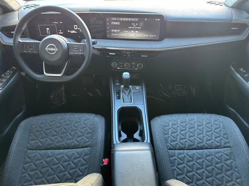 Used 2025 Nissan Kicks SV AWD/4WD image 14