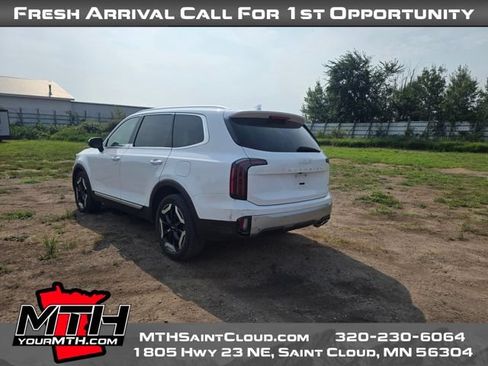 Used 2024 Kia Telluride EX w/ EX Captain's Chair Package AWD/4WD image 6
