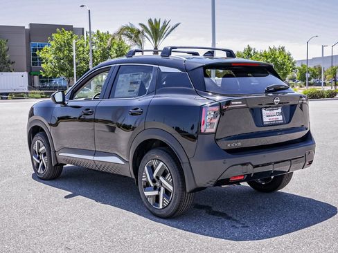 New 2026 Nissan Kicks SV FWD image 6