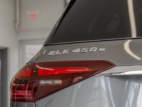 Certified 2025 Mercedes-Benz GLE 450e 4MATIC image 22