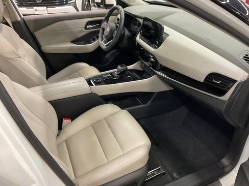 Used 2023 Nissan Rogue SL w/ SL Premium Package image 19