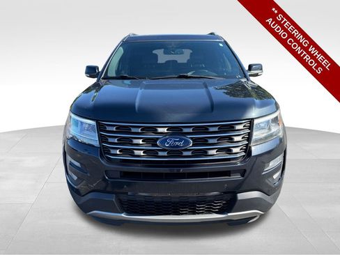 Used 2017 Ford Explorer XLT w/ Equipment Group 202A AWD/4WD image 11