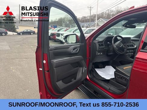Used 2023 GMC Yukon AT4 w/ AT4 Premium Package AWD/4WD image 9