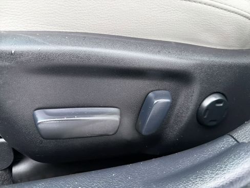 Used 2014 Toyota Avalon XLE Touring image 18