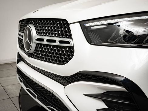 Used 2024 Mercedes-Benz GLE 350 4MATIC image 3