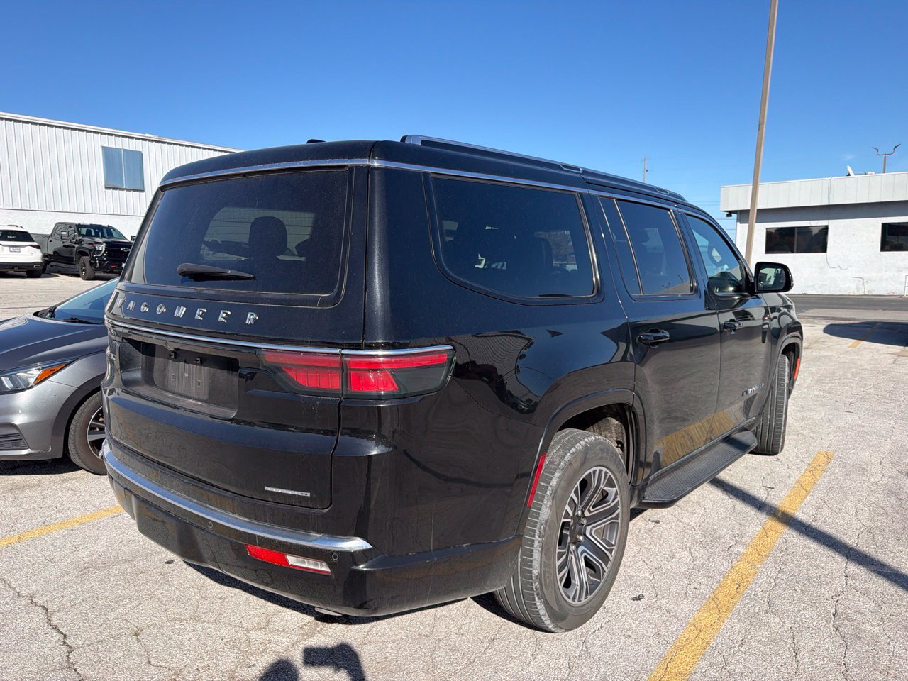 Used 2024 Jeep Wagoneer Series II AWD/4WD image 3
