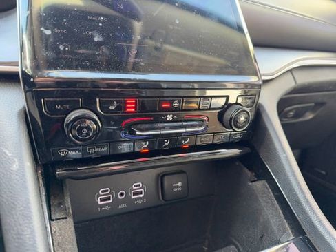 Used 2021 Jeep Grand Cherokee L Limited image 19