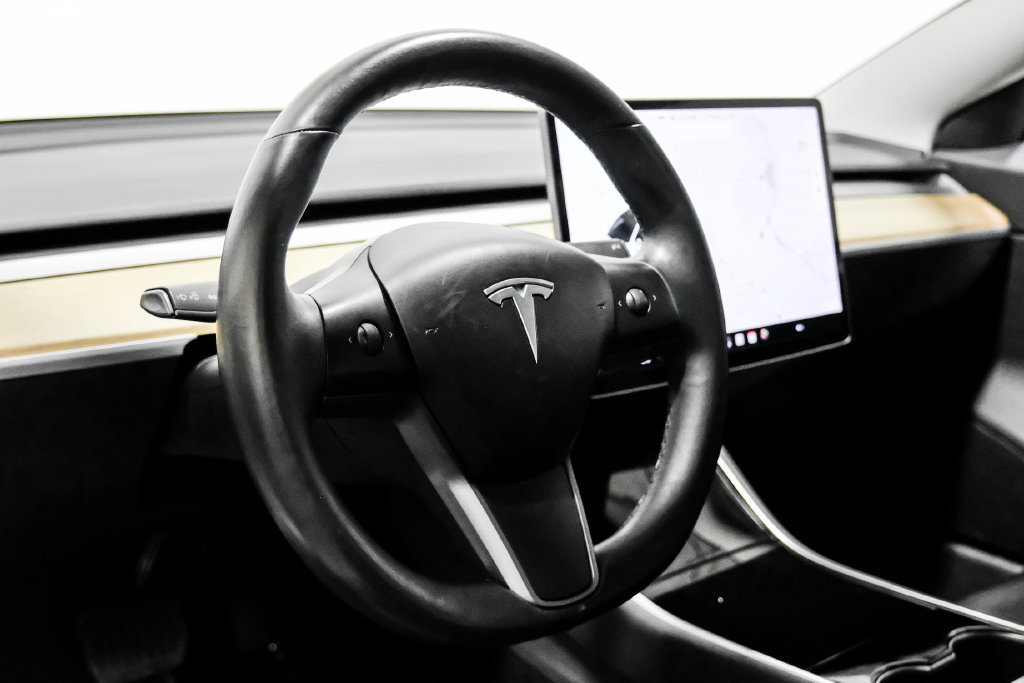 Used 2018 Tesla Model 3 Long Range RWD image 22