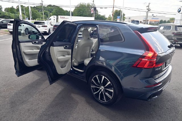 Used 2024 Volvo XC60 B5 Ultimate w/ Protection Package Premier AWD/4WD image 42