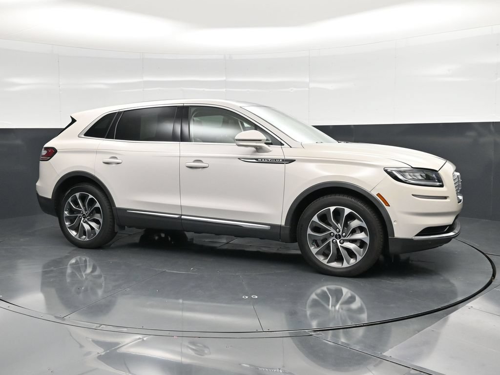 Used 2022 Lincoln Nautilus Reserve w/ Equipment Group 201A FWD image 5