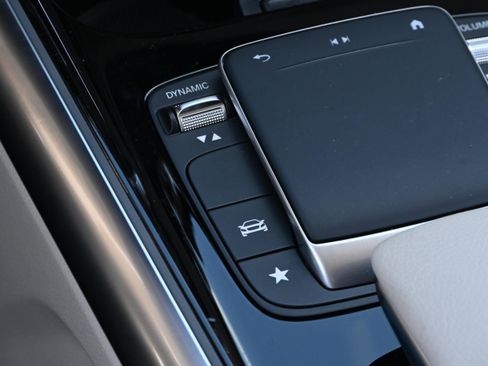 Used 2022 Mercedes-Benz GLA 250 image 32