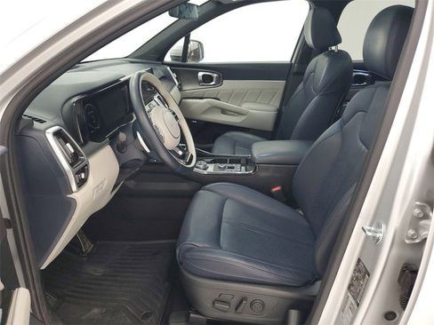 Used 2022 Kia Sorento SX Prestige w/ Panoramic Sunroof Package image 12