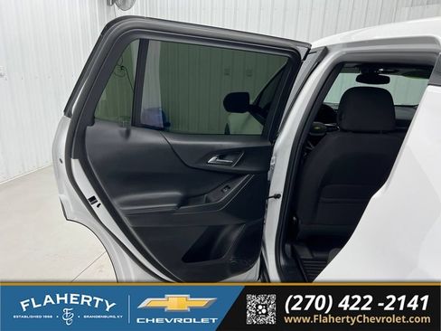 Used 2026 Chevrolet Equinox LT AWD/4WD image 10
