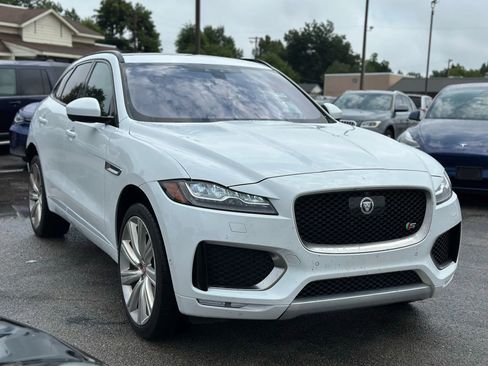 Used 2019 Jaguar F-PACE S image 4