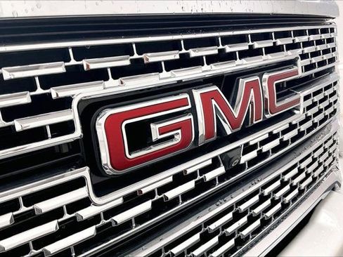 Used 2020 GMC Sierra 3500 Denali w/ Denali Ultimate Package image 28