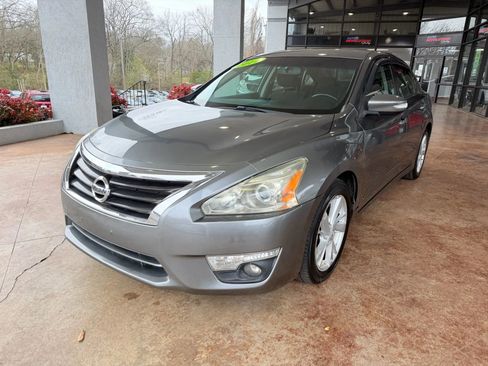 Used 2014 Nissan Altima 2.5 SV w/ Convenience Package image 31