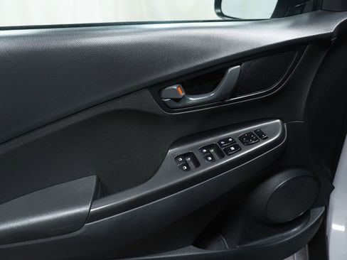 Certified 2023 Hyundai Kona SEL AWD/4WD image 21
