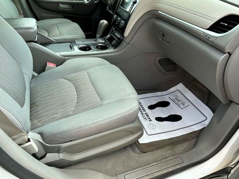 Used 2016 Chevrolet Traverse LT AWD/4WD image 12