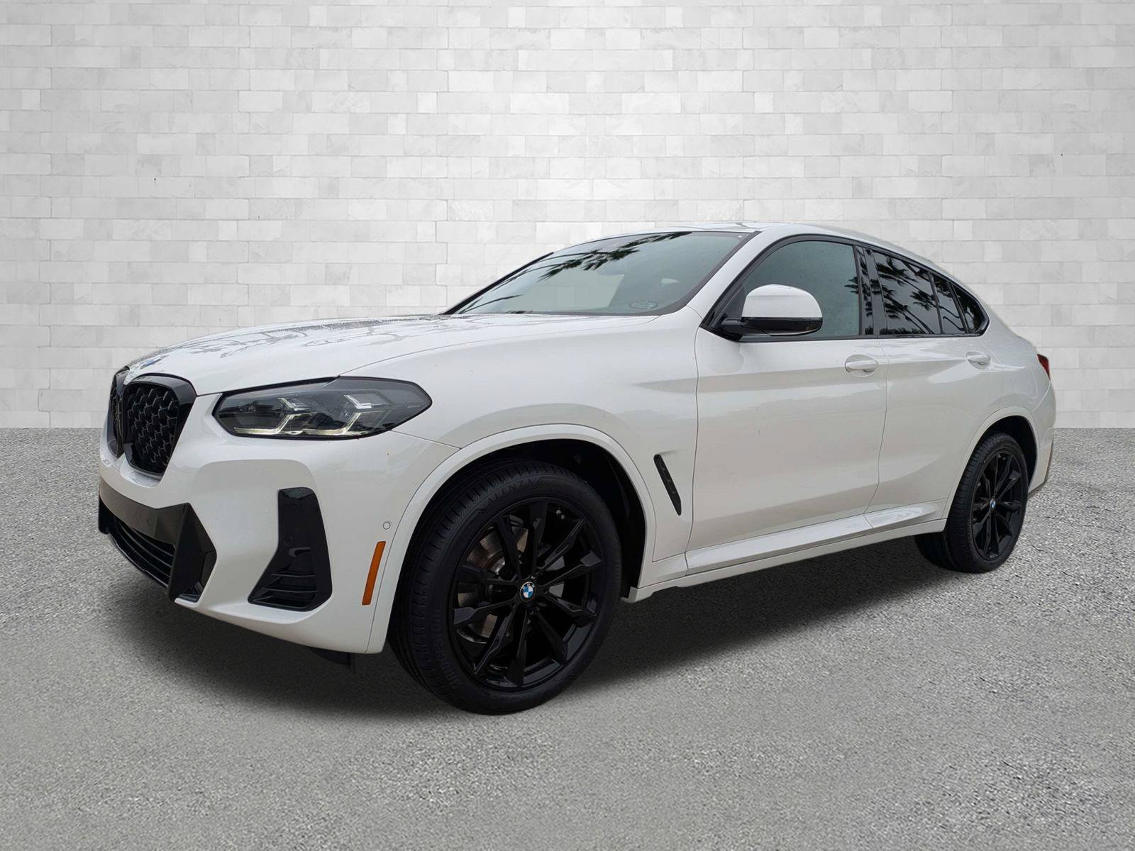 Used 2025 BMW X4 xDrive30i w/ Premium Package AWD/4WD image 6