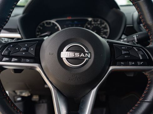 Used 2024 Nissan Altima 2.5 SR w/ SR Premium Package FWD image 11