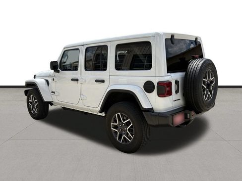 Used 2025 Jeep Wrangler Unlimited Sahara AWD/4WD image 7