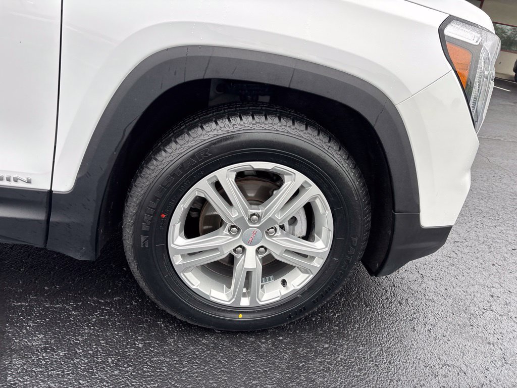 Used 2024 GMC Terrain SLE FWD image 12