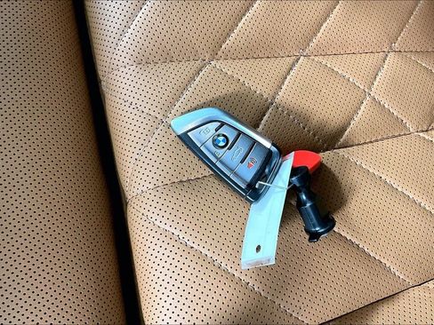 Used 2023 BMW X5 xDrive40i w/ Premium Package image 10