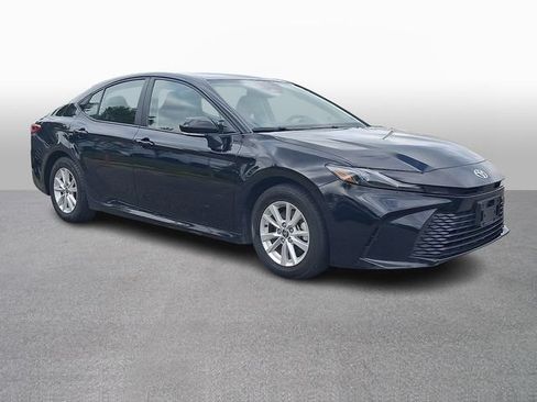 Used 2025 Toyota Camry LE FWD image 3