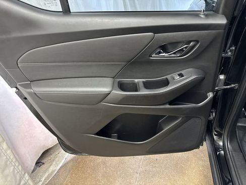 Certified 2023 Chevrolet Traverse LT FWD image 24