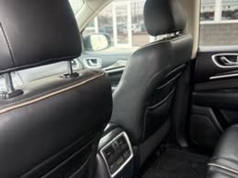 Used 2019 INFINITI QX60 Luxe w/ Essential Package image 17