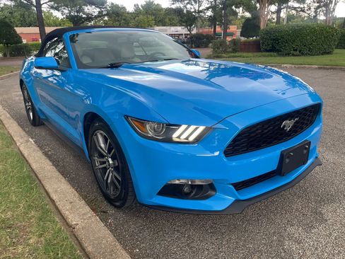 Used 2017 Ford Mustang Premium RWD image 9