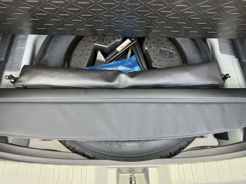 Used 2024 Toyota RAV4 XLE Premium FWD image 28