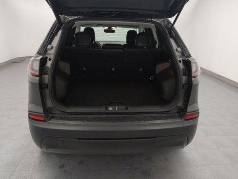 Used 2019 Jeep Cherokee Latitude Plus w/ Comfort/Convenience Group image 29