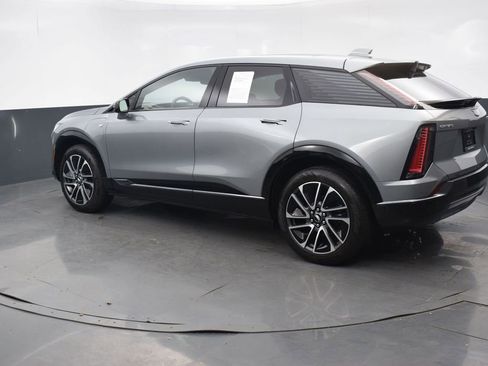 Certified 2025 Cadillac Optiq Sport 2 w/ LPO, Floor Liner Package AWD/4WD image 4