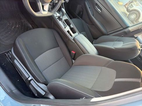 Used 2025 Nissan Sentra SV FWD image 9