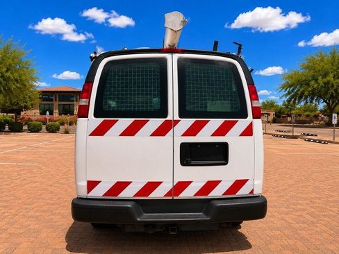 Used 2013 Chevrolet Express 2500 RWD image 4