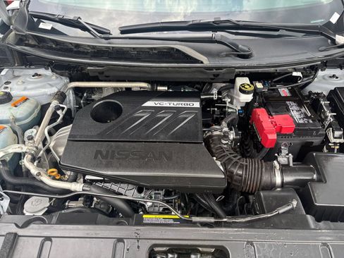 Used 2025 Nissan Rogue SV FWD image 33