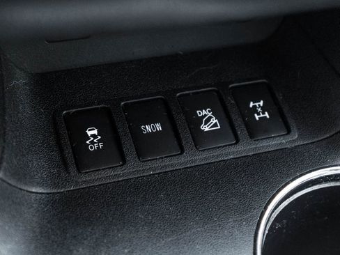 Used 2017 Toyota Highlander XLE image 26