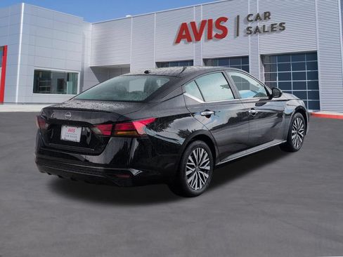 Used 2025 Nissan Altima 2.5 SV FWD image 6