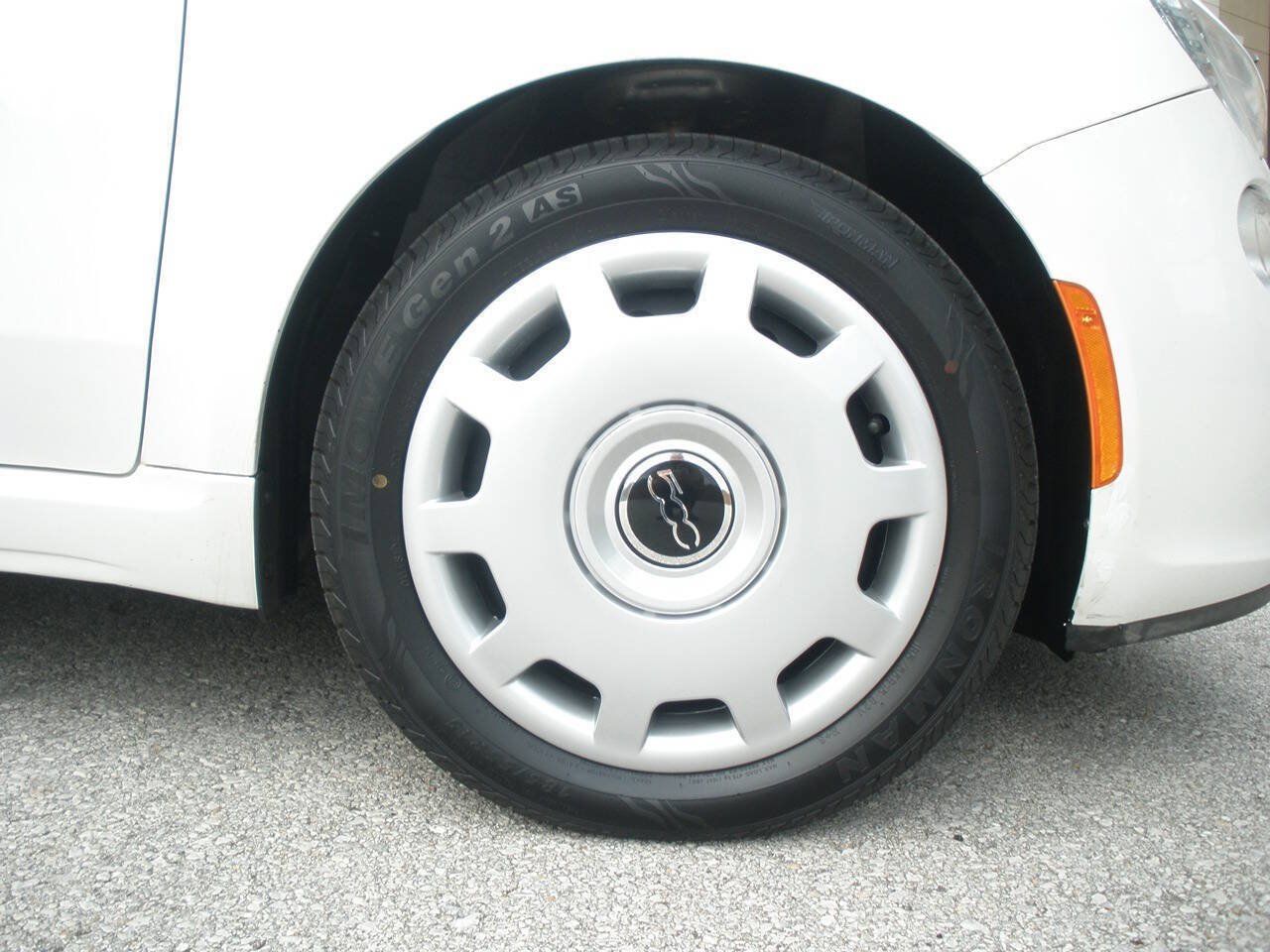 Used 2015 FIAT 500 Pop FWD image 38
