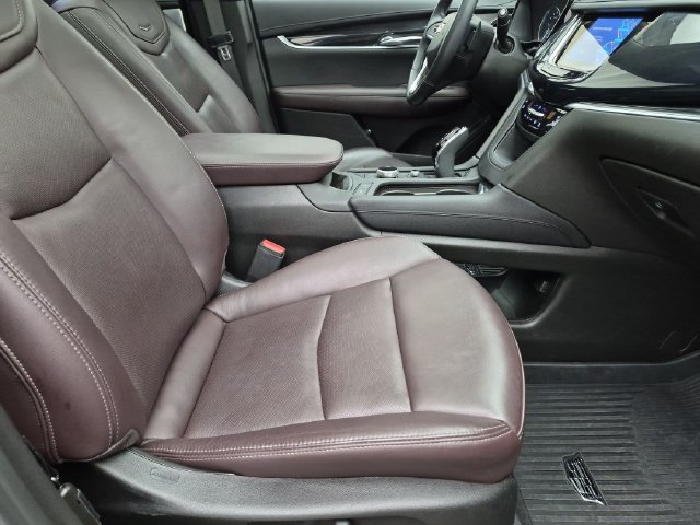 Certified 2024 Cadillac XT6 Premium Luxury w/ LPO, Floor Liner Package AWD/4WD image 28
