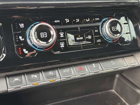 Used 2024 GMC Sierra 1500 AT4 w/ Technology Package image 9