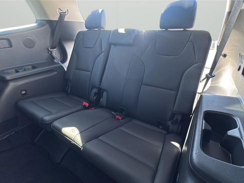 Used 2024 Kia Telluride SX FWD image 12
