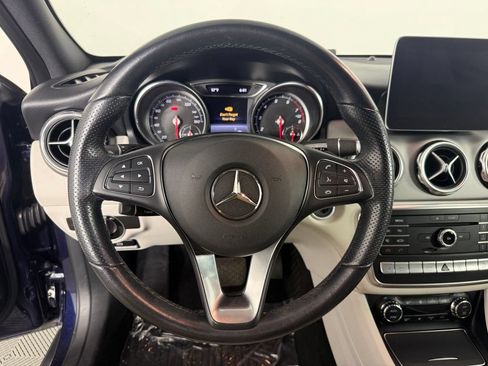 Used 2019 Mercedes-Benz GLA 250 4MATIC image 24
