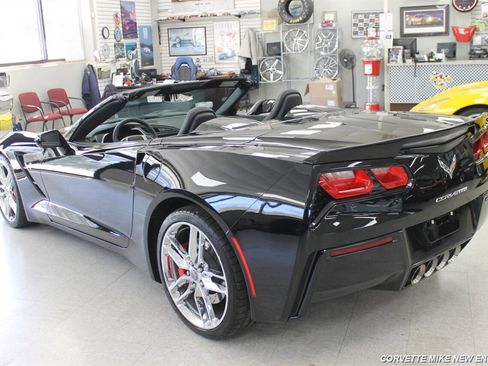 Used 2016 Chevrolet Corvette Stingray Convertible w/ 2LT Preferred Equipment Group image 17