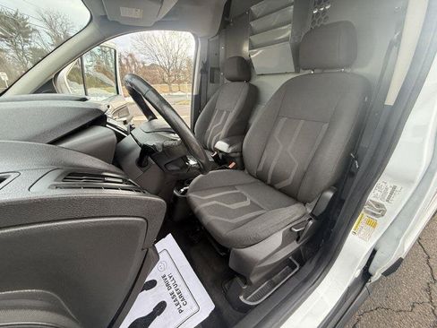 Used 2018 Ford Transit Connect XLT image 17